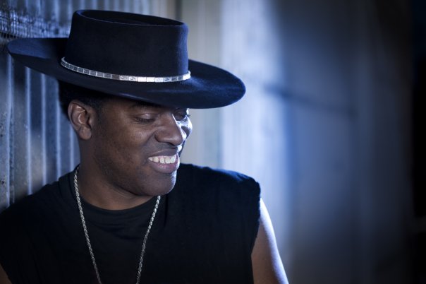 La elegancia del blues llega con Carvin Jones al Arena Rock